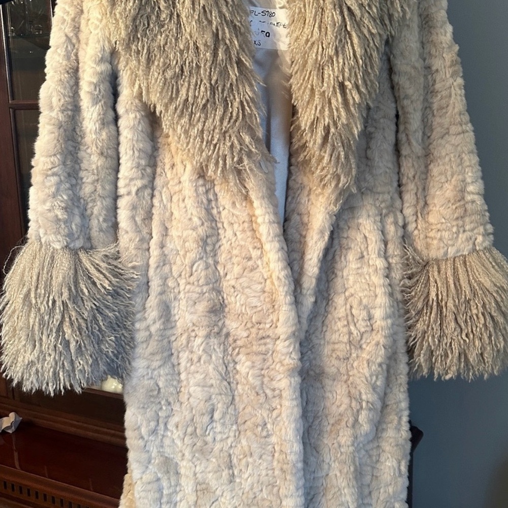 ‼️ISO‼️ DONNA SALYERS fur coat